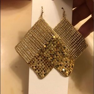 Super cute gold shiny dangle earrings from express